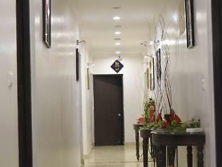 21 Milestone Hotel & Resort New Delhi Buitenkant foto